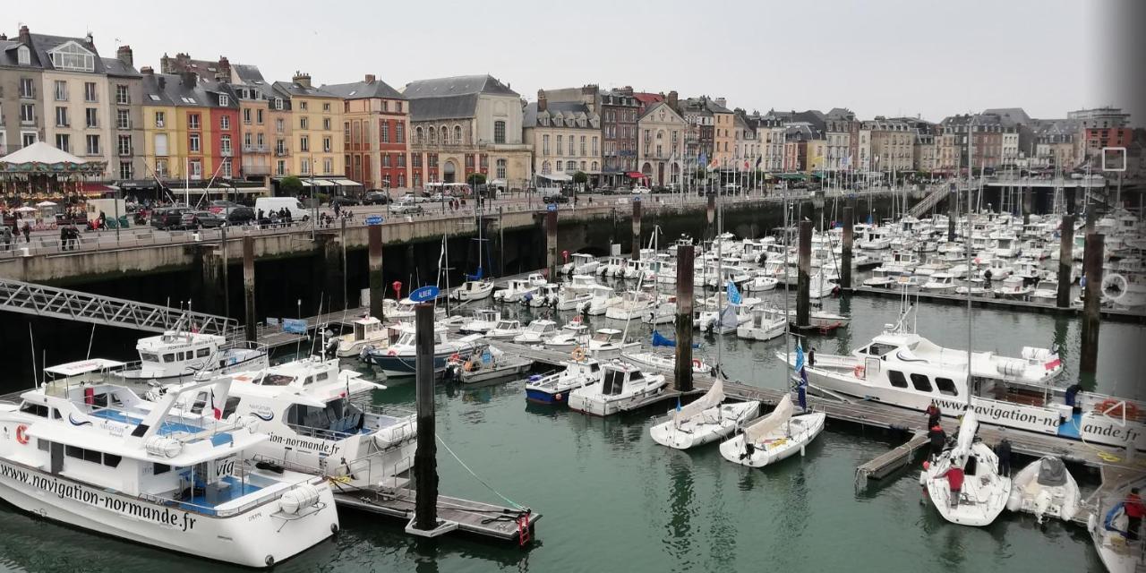 La Mouette Rieuse Apartment Dieppe Bagian luar foto